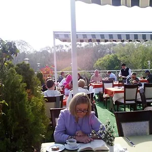 Guelhanepark & Ξενοδοχείο